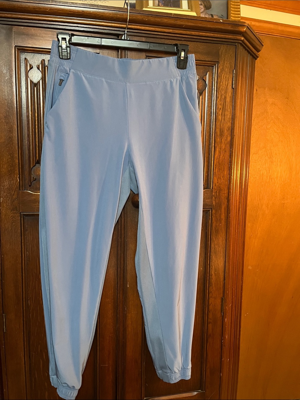 Beautiful blue ladies, Athleta joggers